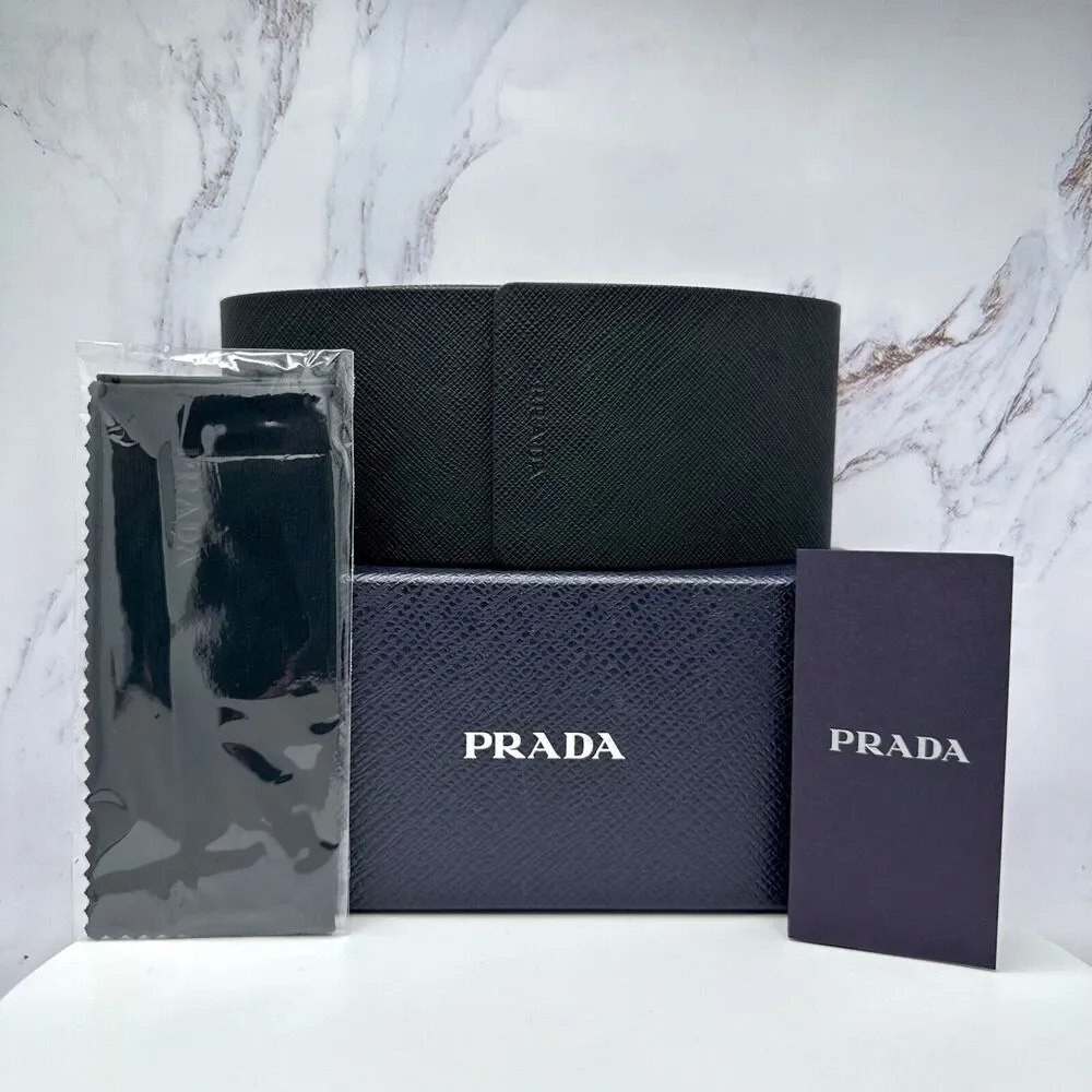 Prada unisex 90%
