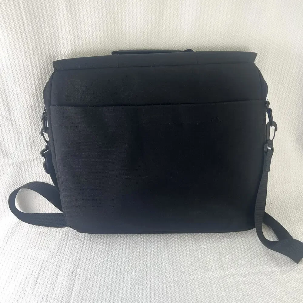 Targus Laptop Messenger Bag Black AC0145 Padded Briefcase Shoulder Case