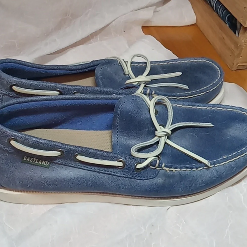Eastland blue leather