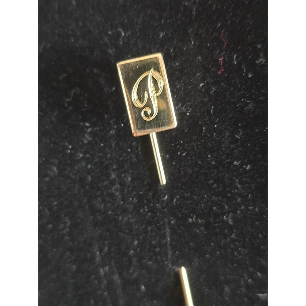 Gold plated Vintage Stick/Lapel pin Engraved initial P Classic‎ Preppy Monogram