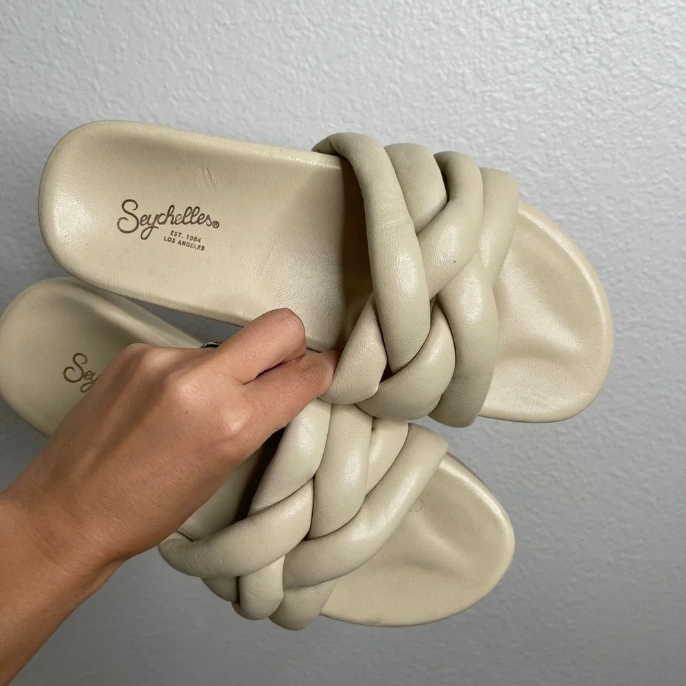 Seychelles puffy braided