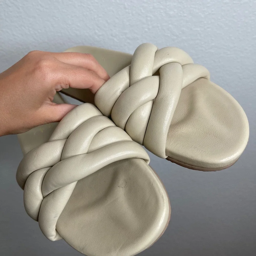 Seychelles puffy braided