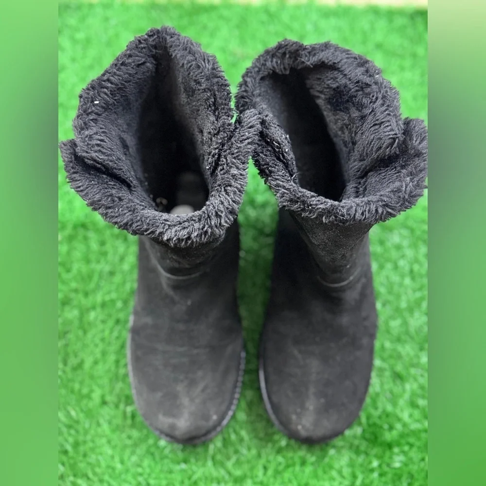 G by guess Women's Black Fur-Lined‎ Boots size 8.5