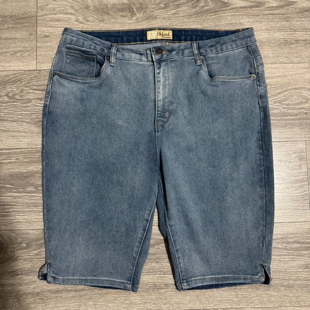 Hybrid & Company Womens Bermuda Sz 18‎ Blue Denim Shorts High Rise Stretch Curvy