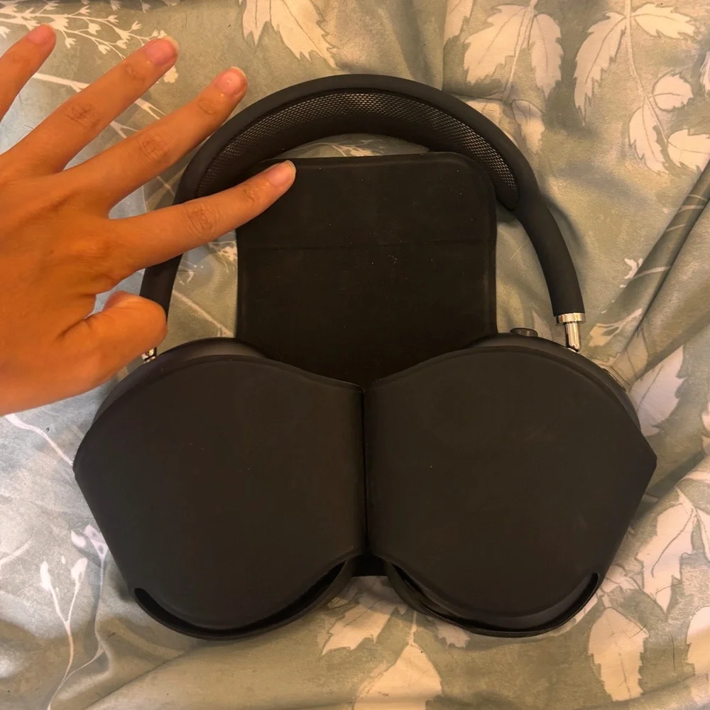 Apple max airpods black