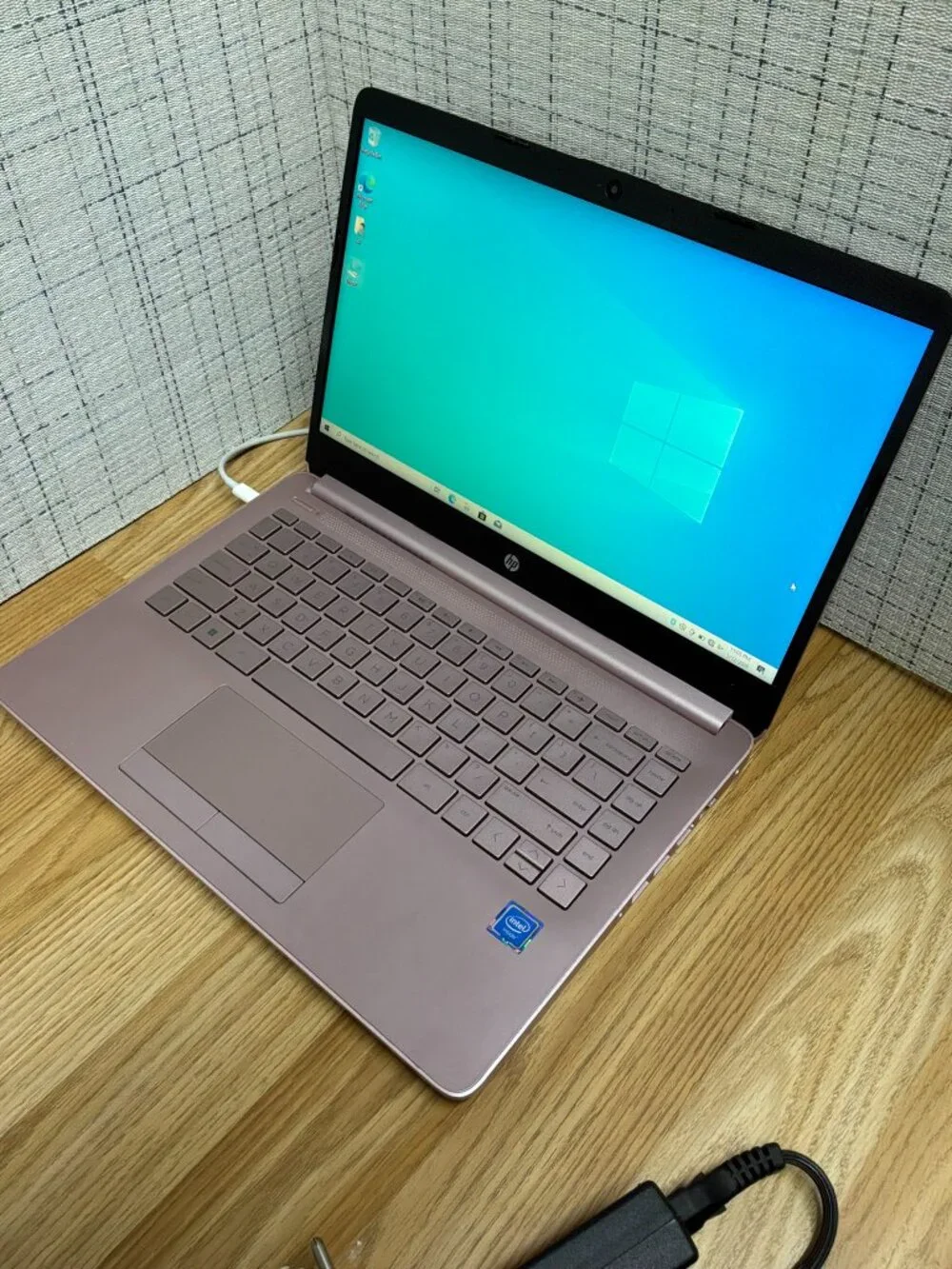 HP 15 series