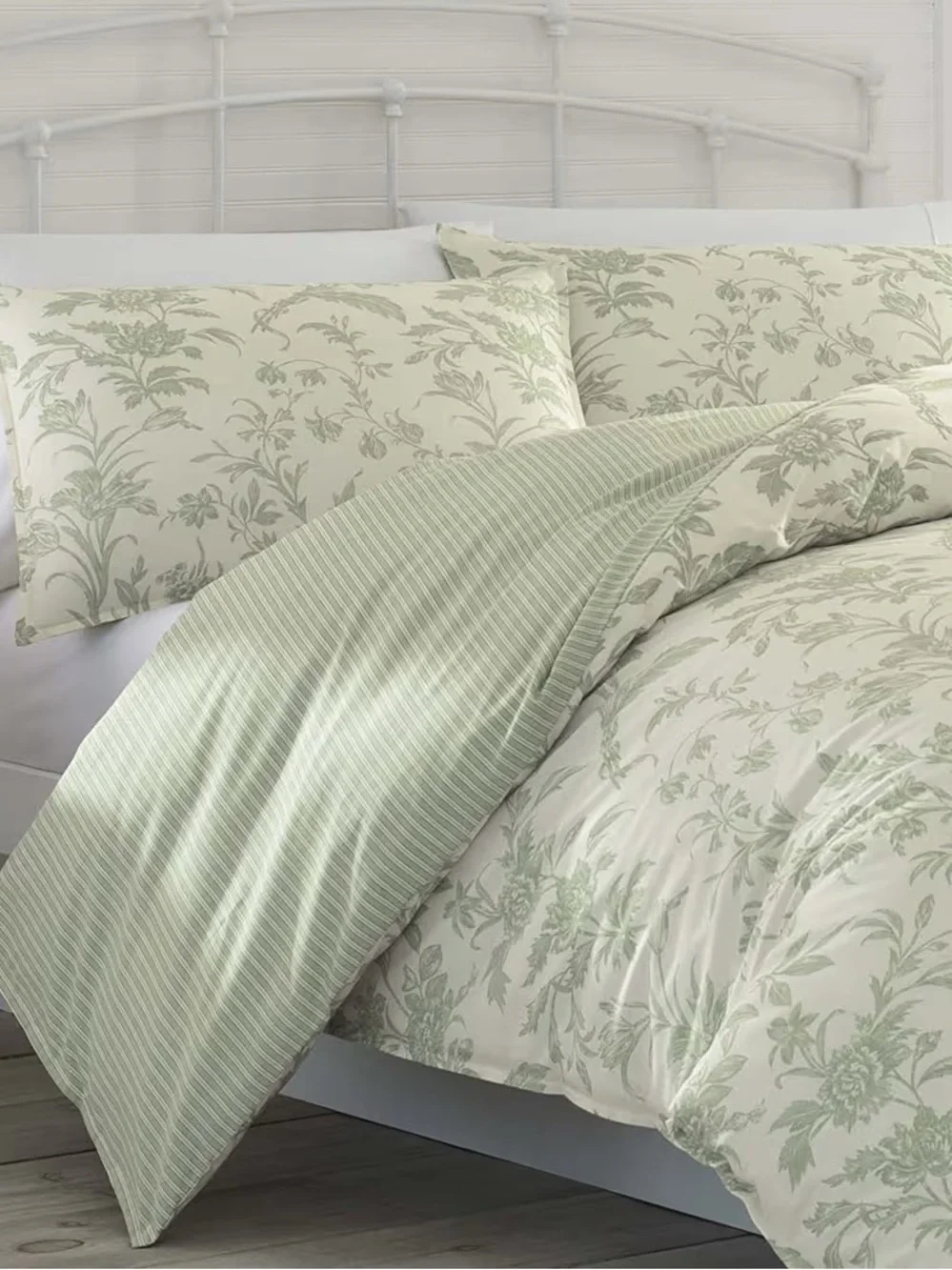 Laura Ashley Natalie Sage King Duvet Cover Set Reversible Cotton NWT