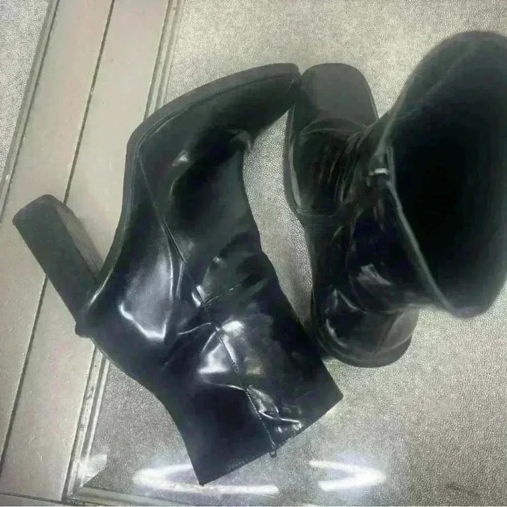 Free People 90s Black Patent Leather Square toe Ankle Boot Retro US 9