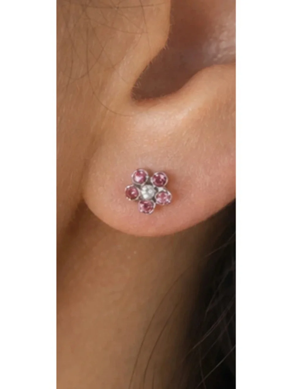 N/A tiny stud