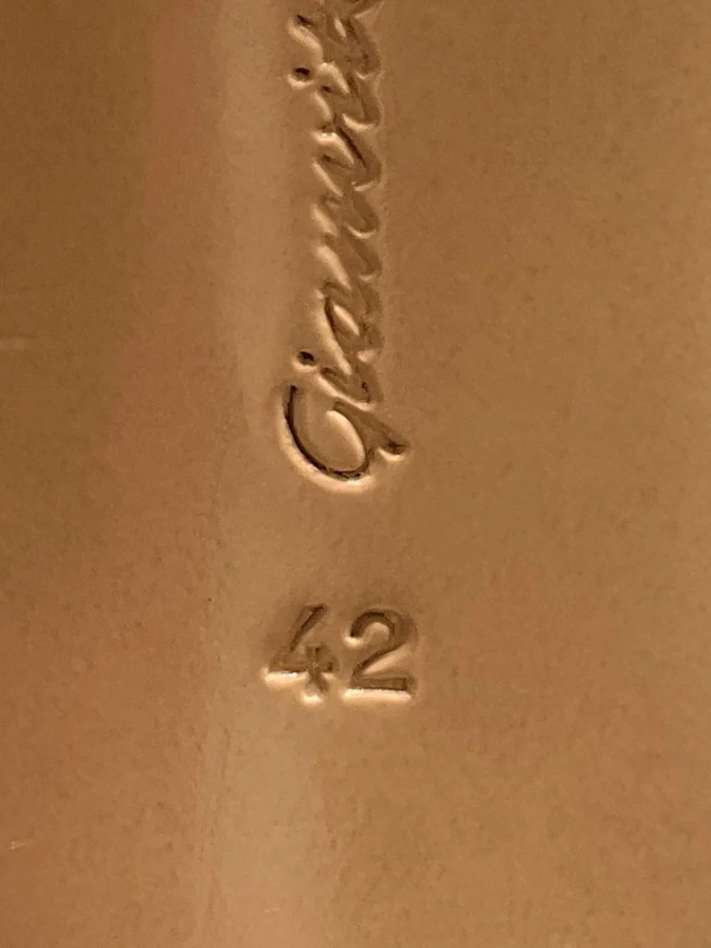 Gianvito Rossi store 14