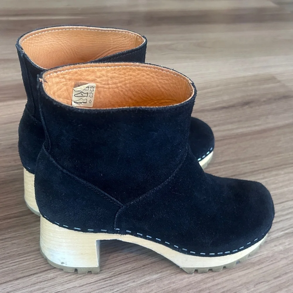 Swedish Hasbeens Bootie Wood Heel Black Suede EU 36 US 6
