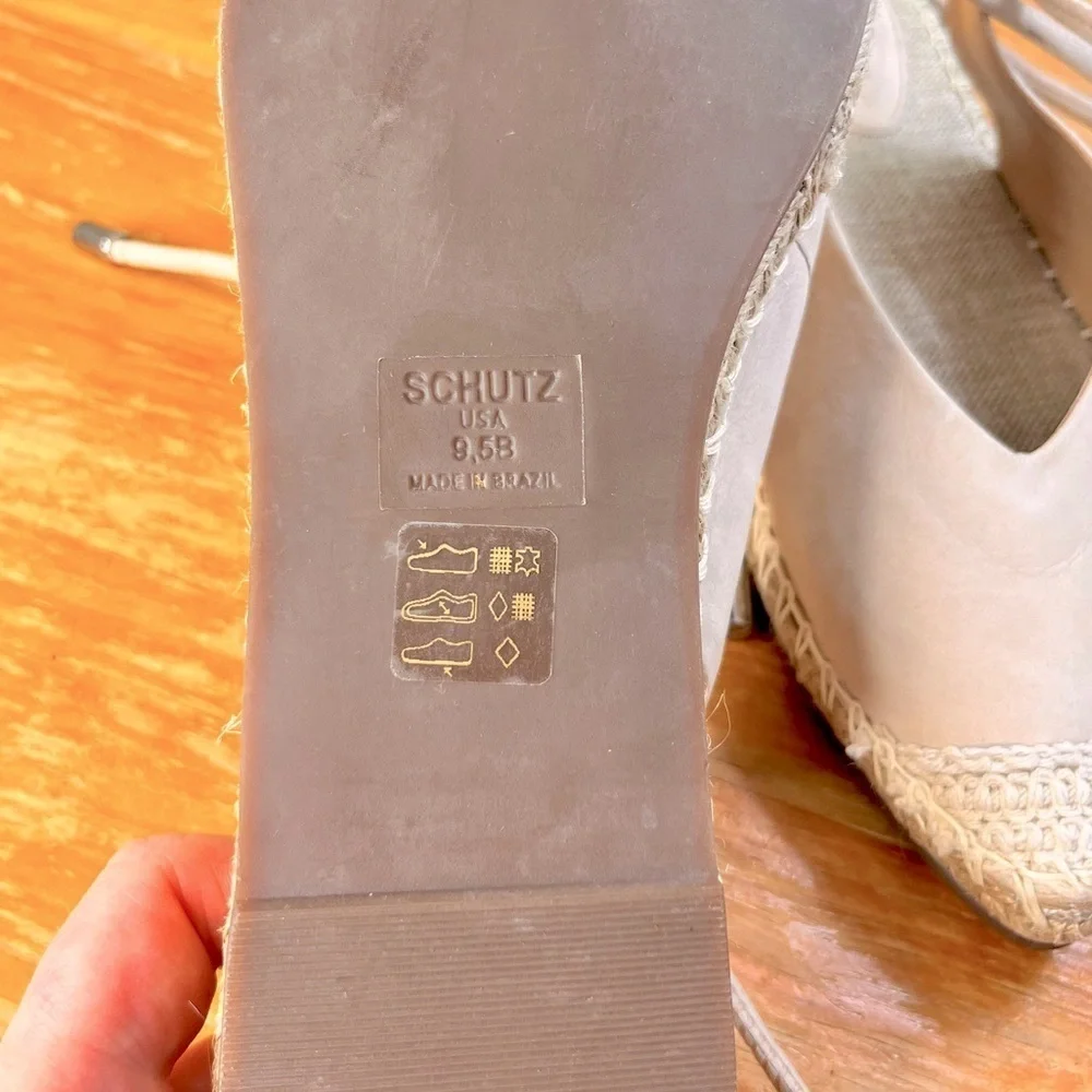 SCHUTZ euc liba