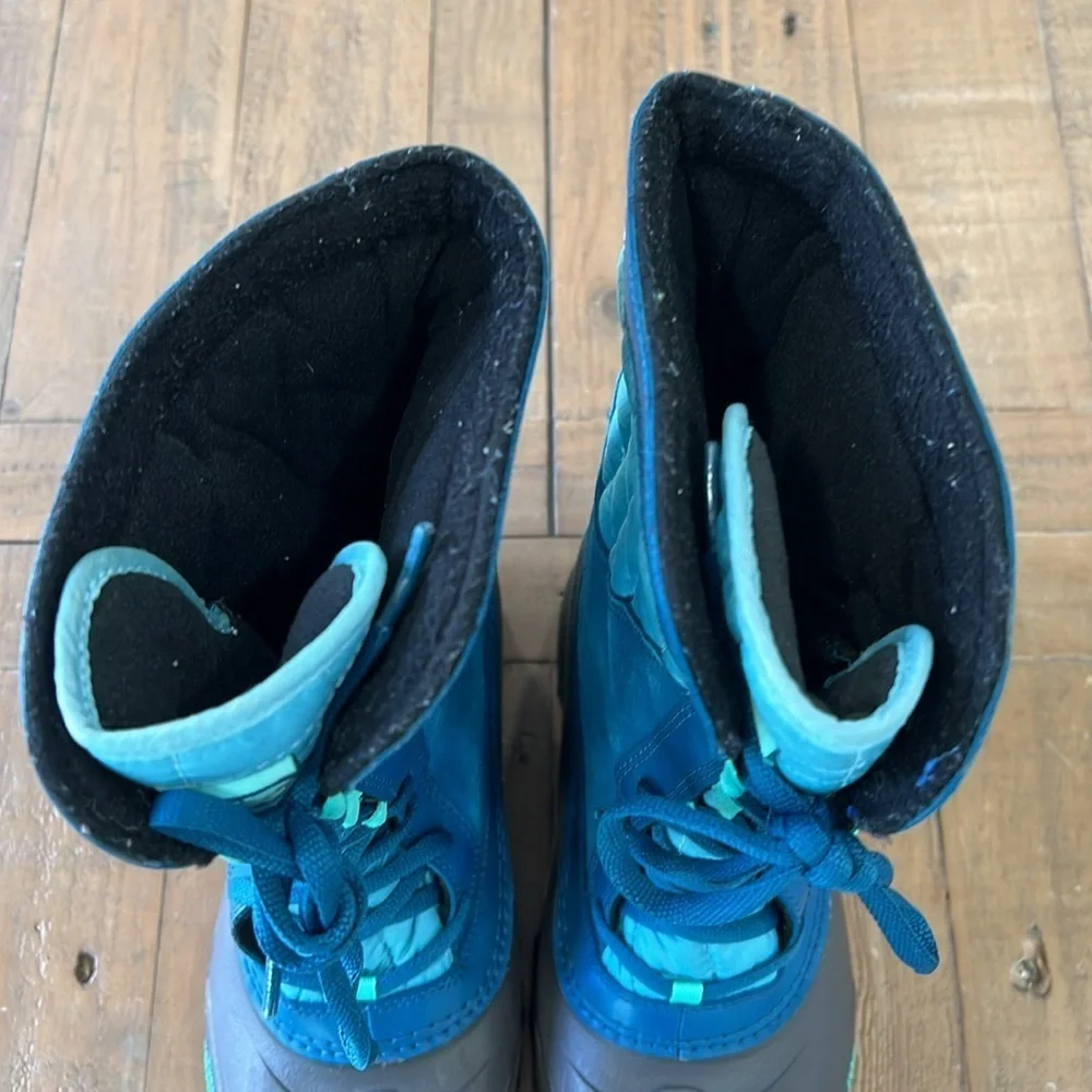The North Face turquoise quilted