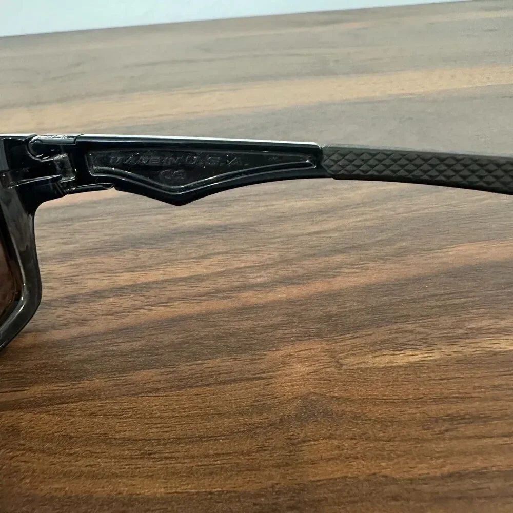 Oakley type sunglasses