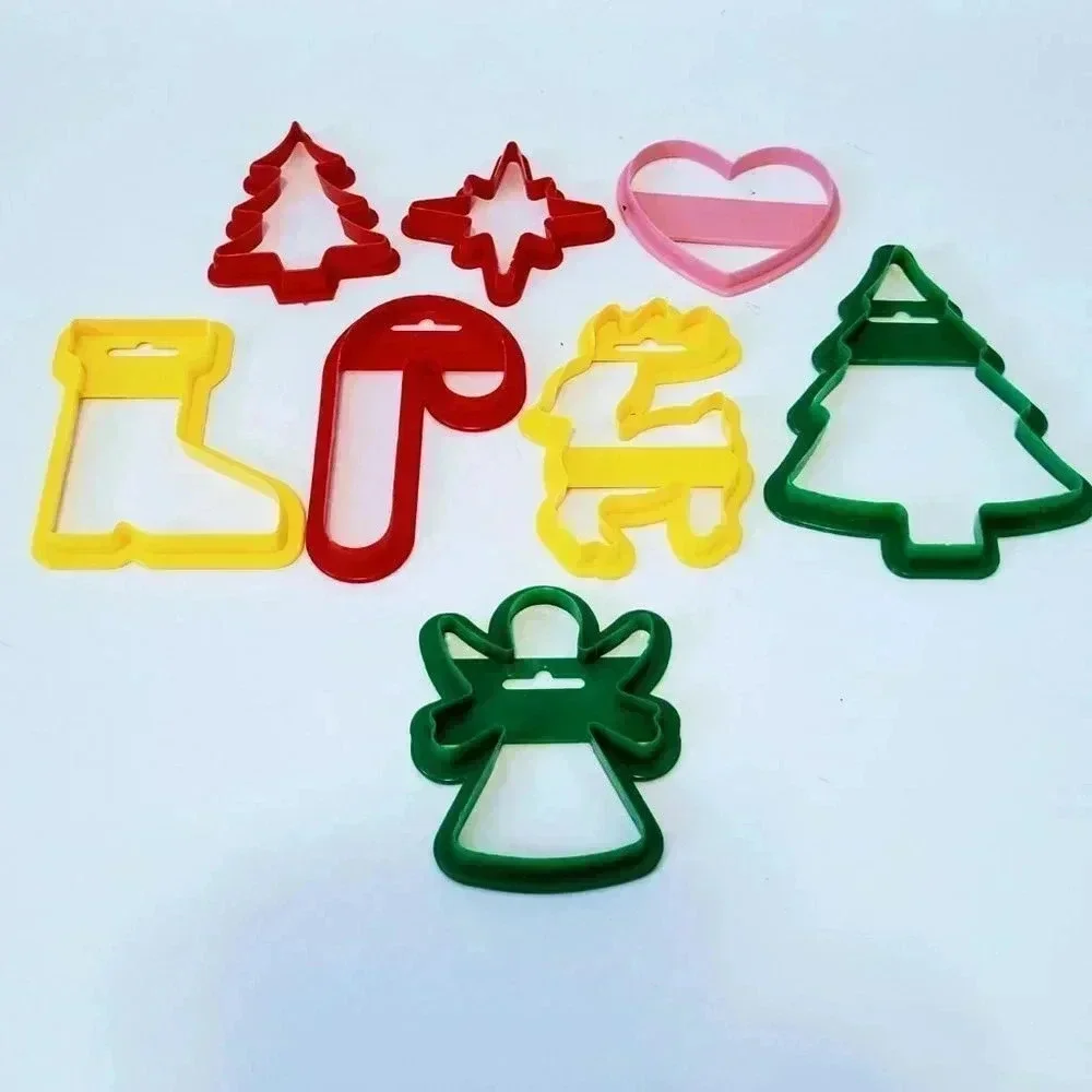 Wilton Cookie Cutters Lot of 6 + 2 Unbranded Christmas Holiday Vintage Plastic