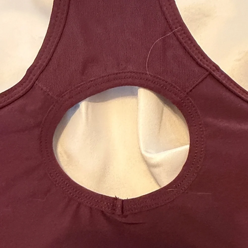 Avia women maroon
