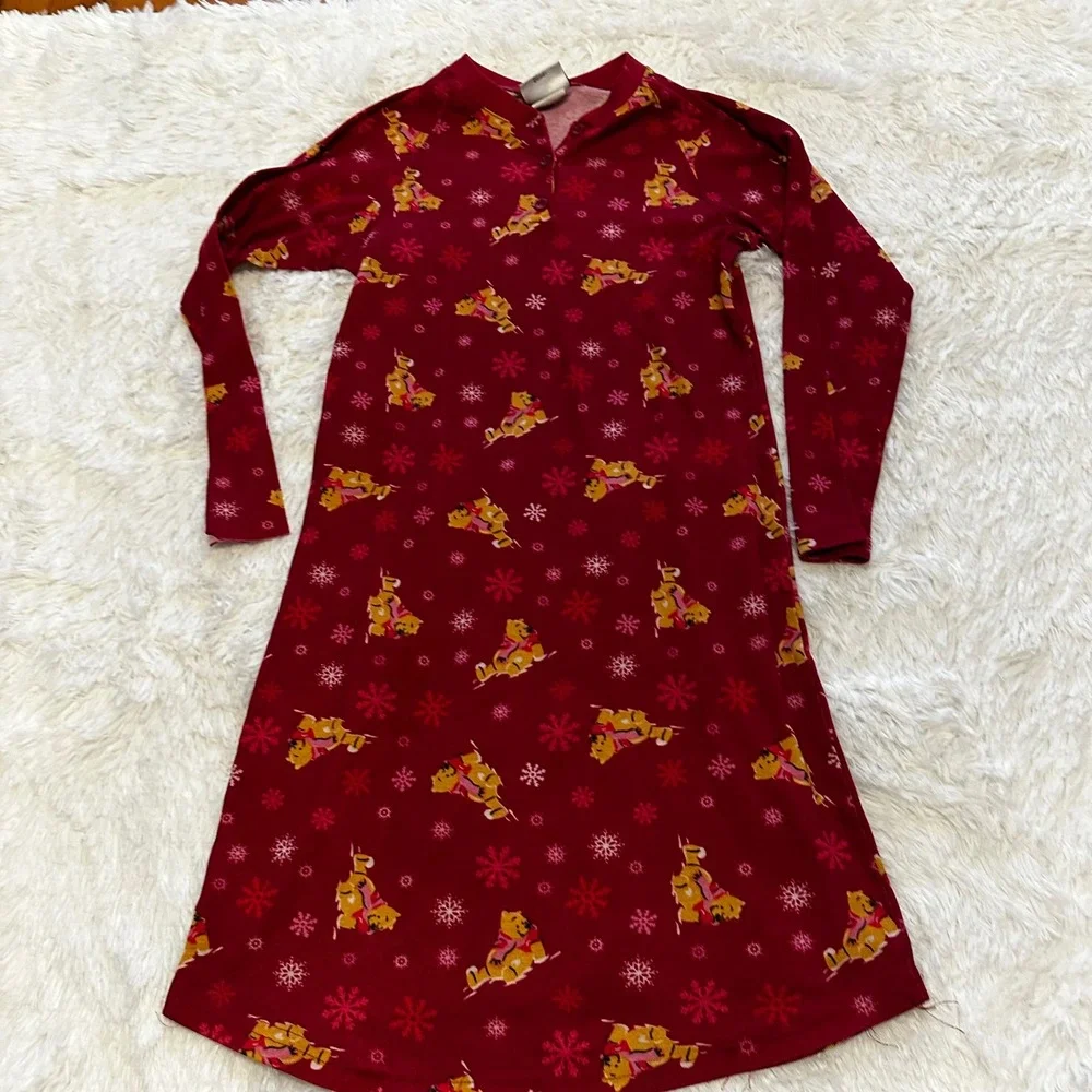Disney Store Winnie the Pooh Sleepshirt Nightgown Red‎ Snowflake Kids Medium VTG