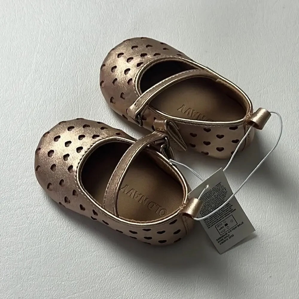 Old Navy Perforated Hearts Mary Jane Shimmer Baby Shoes  Sz 0-3 M