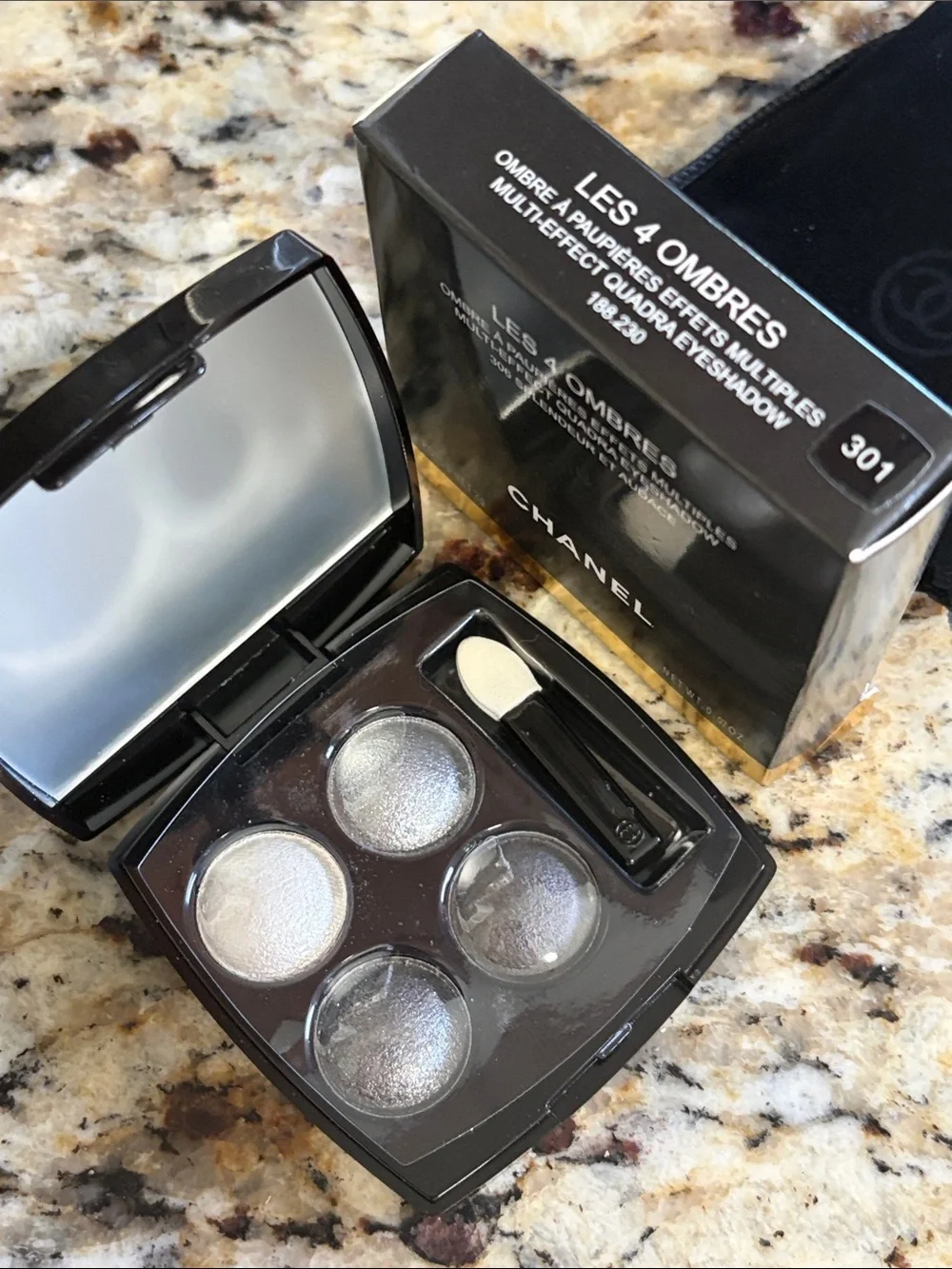 ⚡️🖤CHANEL Les 4 Ombres Quad Eyeshadow 301