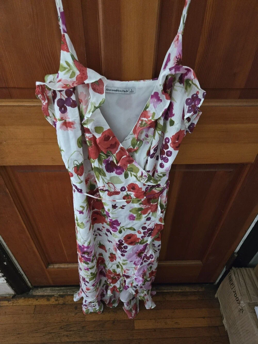 Abercrombie & Fitch sleeveless wrap