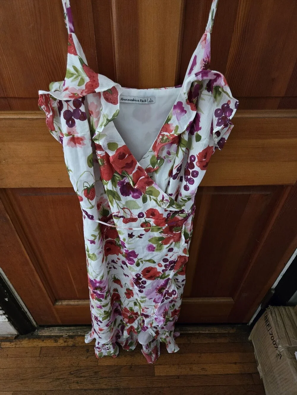 Abercrombie & Fitch sleeveless wrap