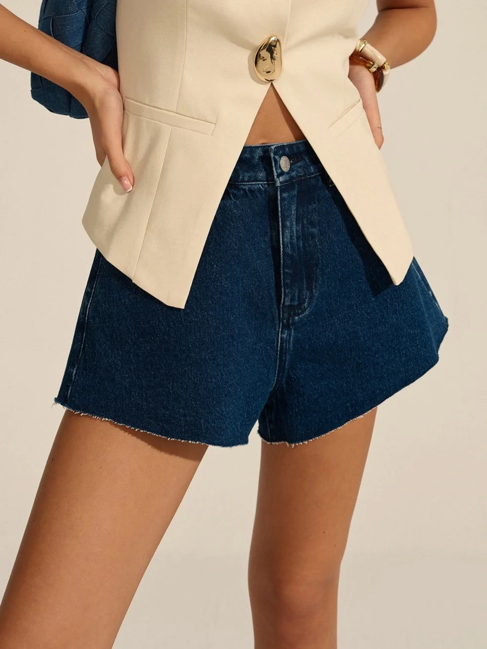 Commense Mid-Waisted Denim Shorts