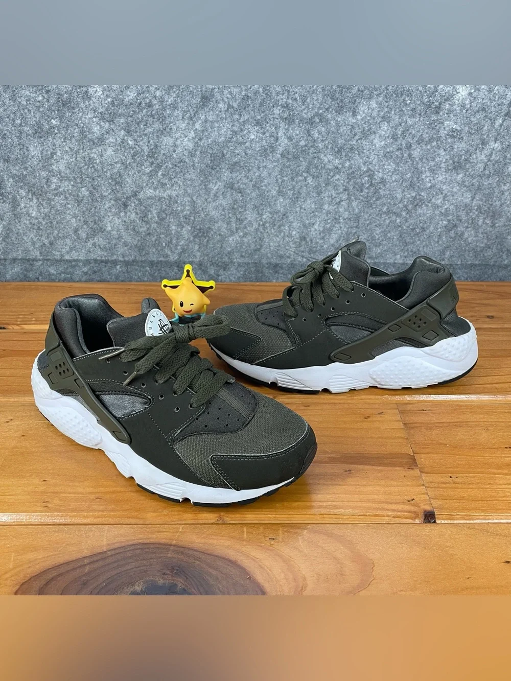 Nike Air Huarache Run Cargo Khaki Green 654275-301 Kids 6.5Y / Womens ~7 to 7.5