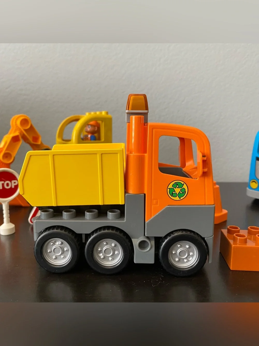 Lego worker truck