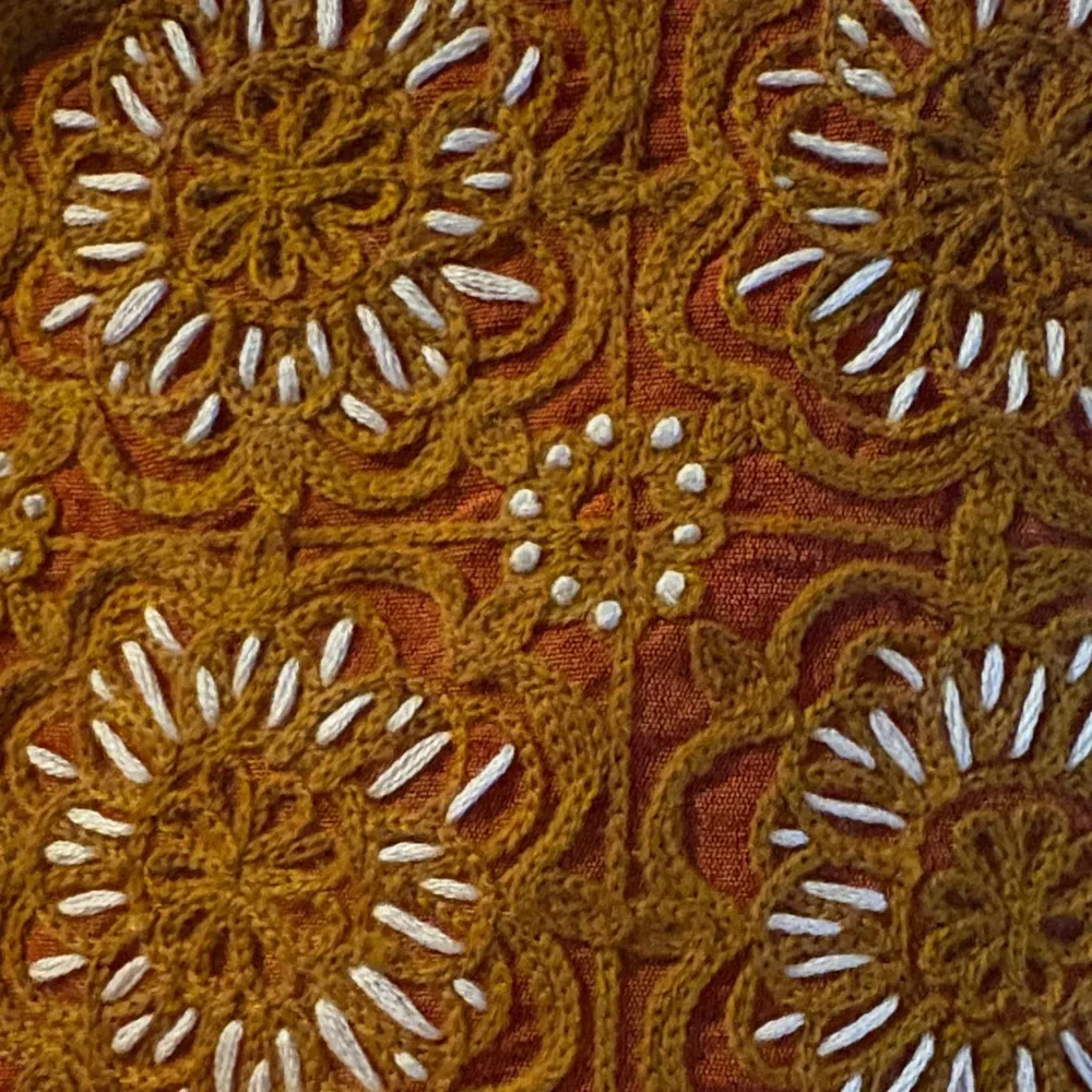 N/A beautiful embroidered