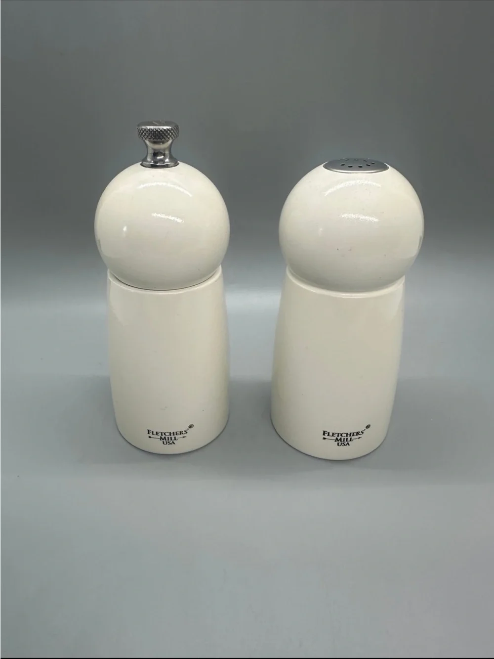 Fletchers Mill Williams Sonoma White Snowman Salt & Pepper Shaker Set
