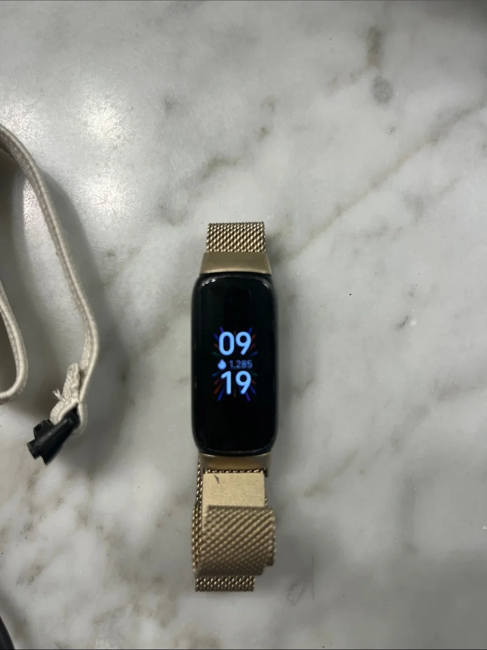 fitbit luxe tracker