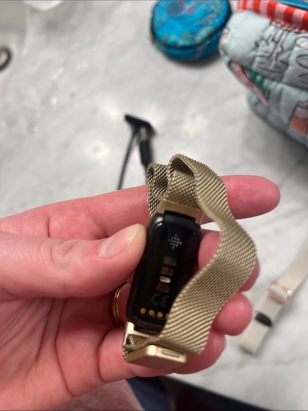 fitbit luxe tracker