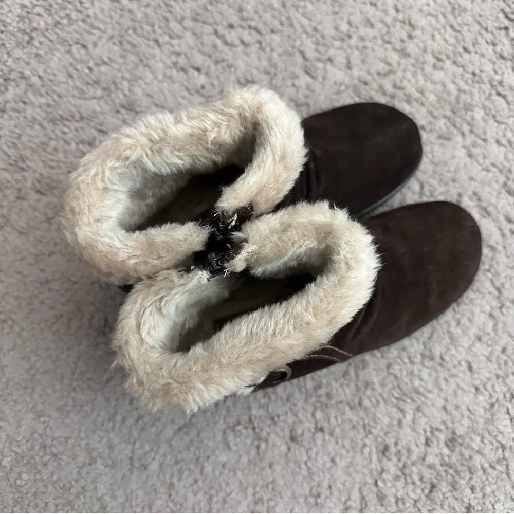 Bare Traps Leanna Faux Fur Trim Brown Leather Suede Ankle Boots