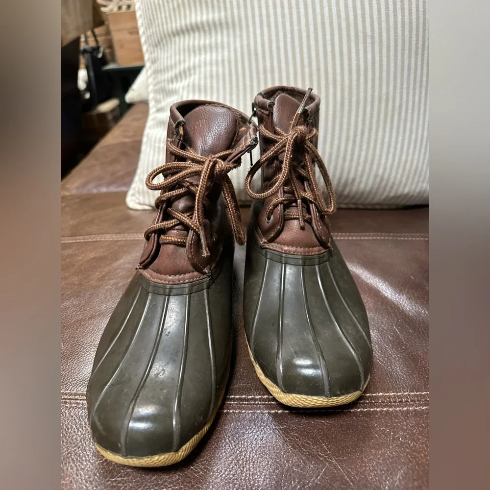 Sperry questions leave