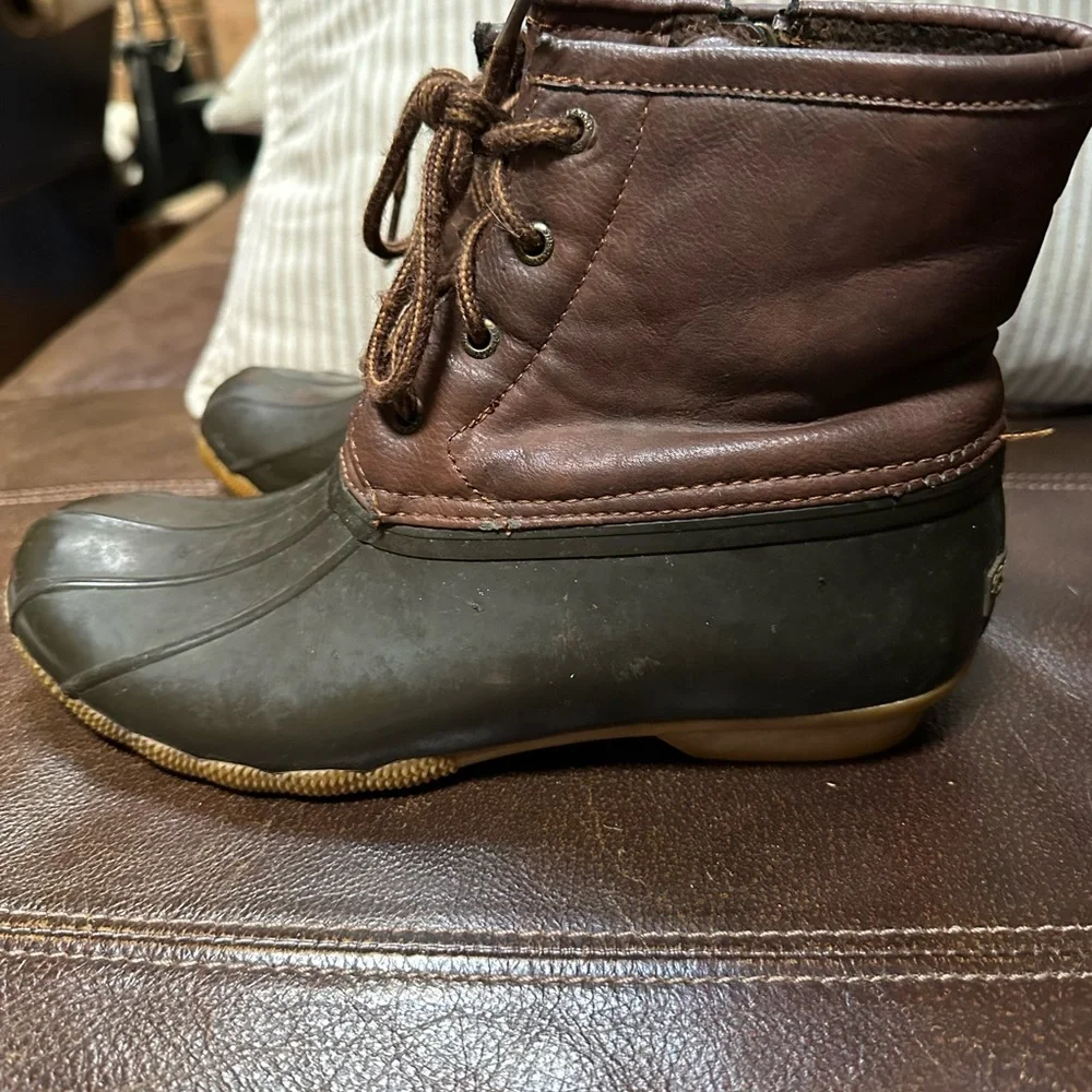 Sperry questions leave