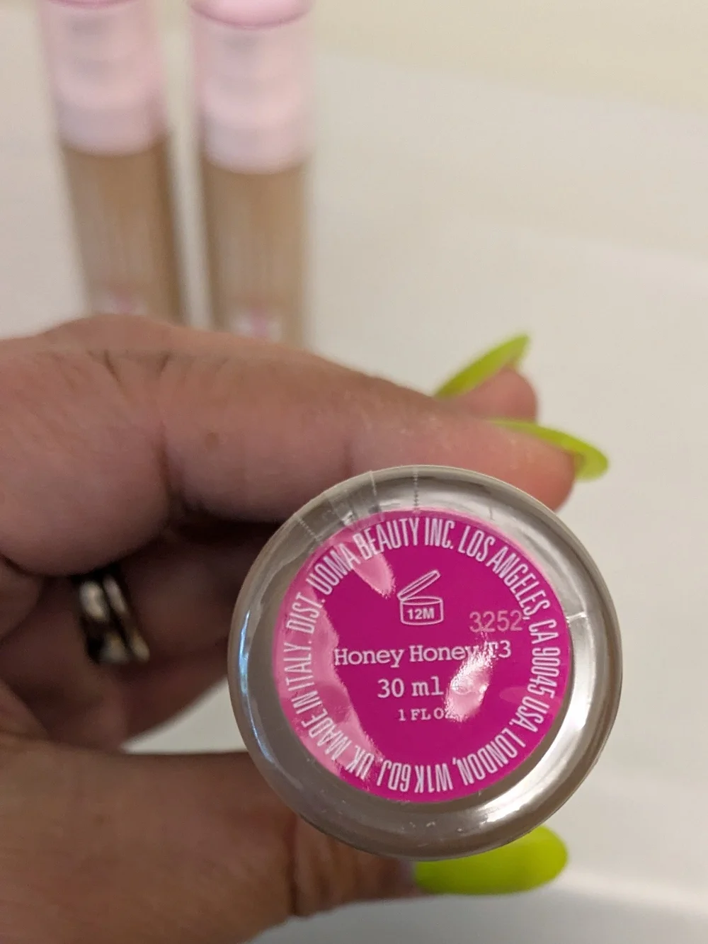 Flawless IRL Skin Perfecting Foundation, UOMA - Cream Shade  #T3