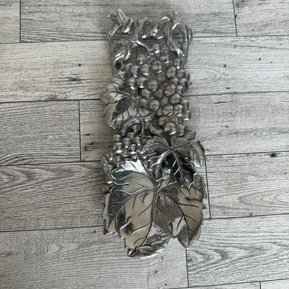 Arthur Court Aluminum Spoon Rest‎ Grape Leaf Motif Collectible Vintage
