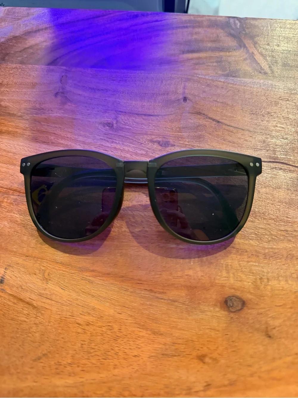 N/A green sunglasses