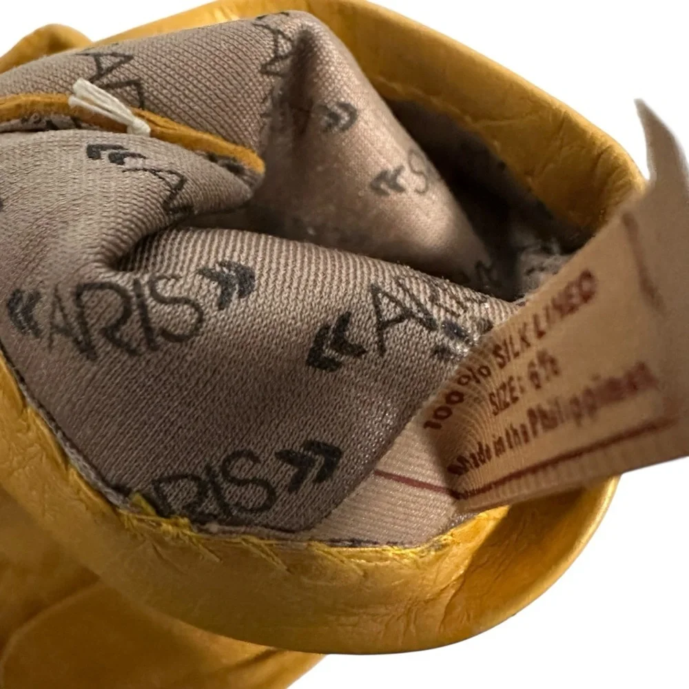 Aris gloves are
