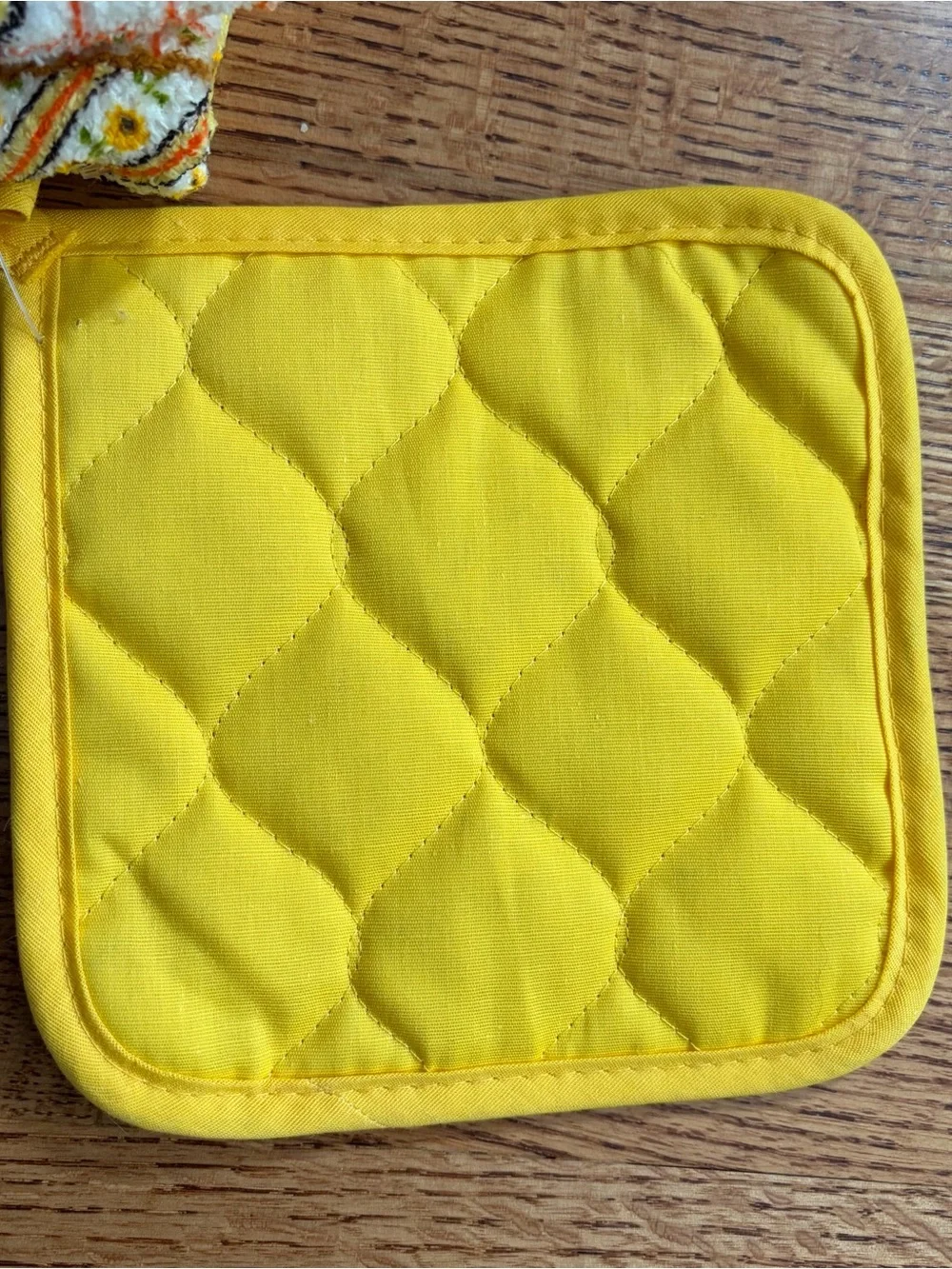 Vtg 70s Cannon Flower Kitchen Set Yellow 3 Dish Towels 1 Potholder Grannycore