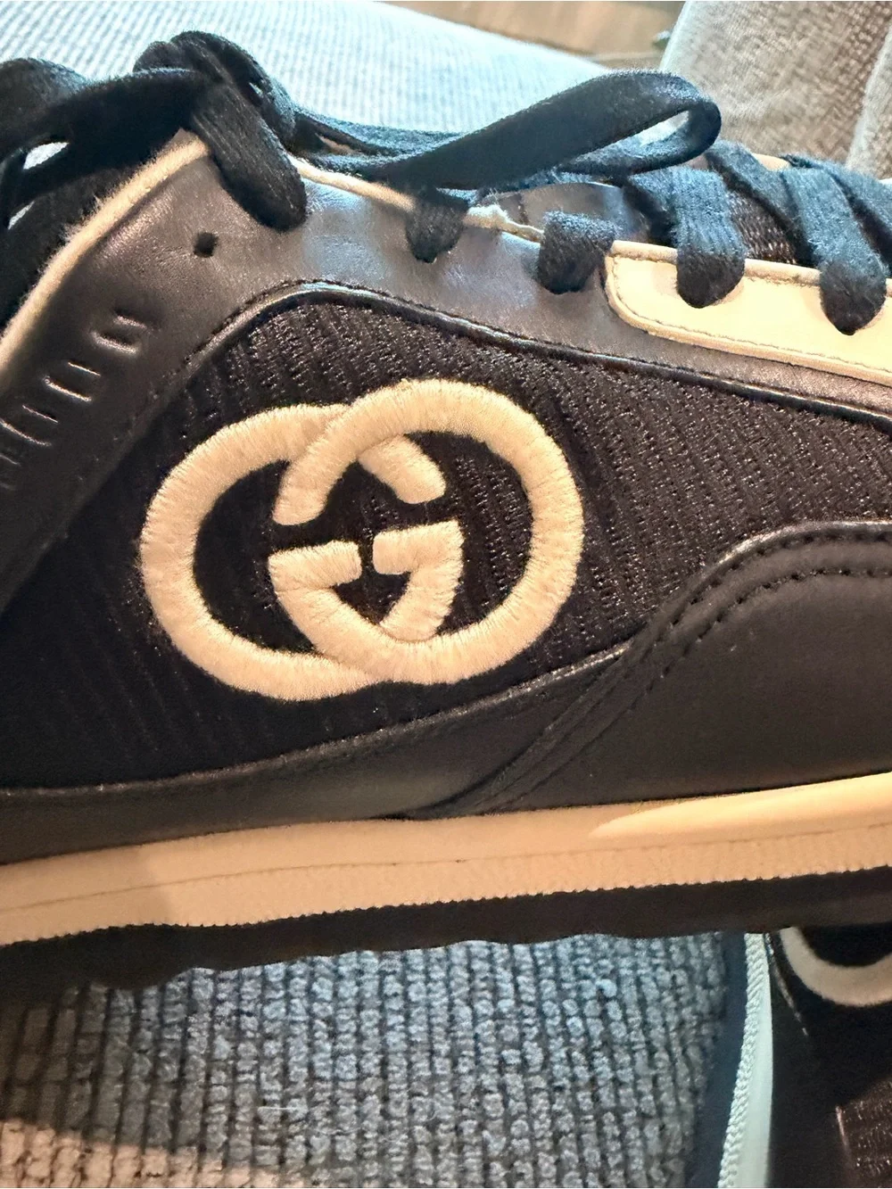 Gucci black white