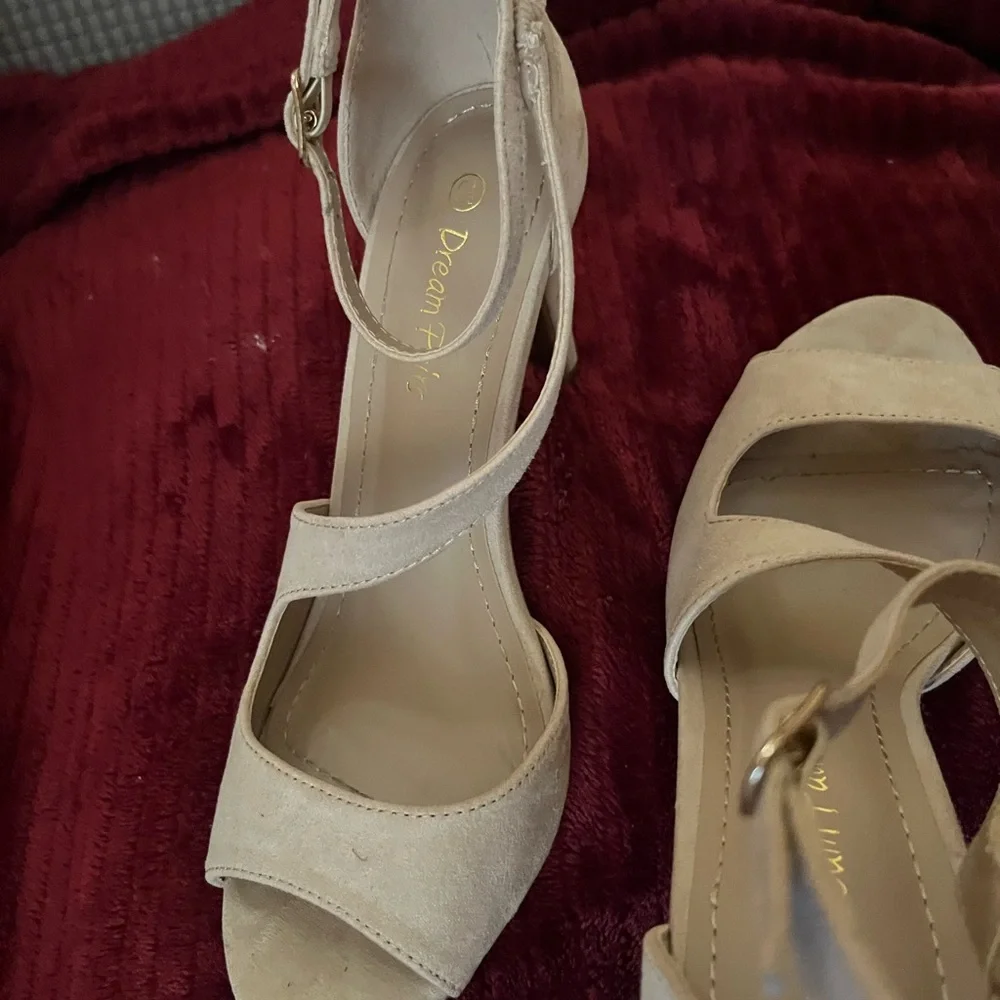 Dream Pairs Women's Tan Heels- Hardly Used still in good condition.