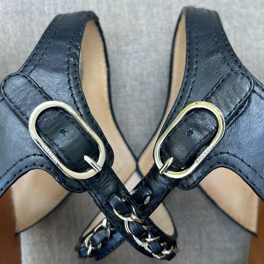 CHANEL flat strappy