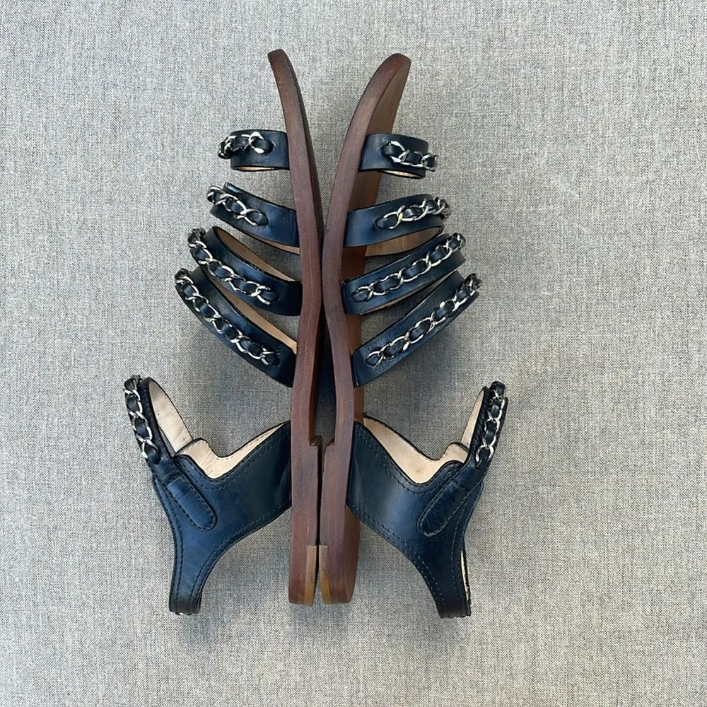 CHANEL flat strappy