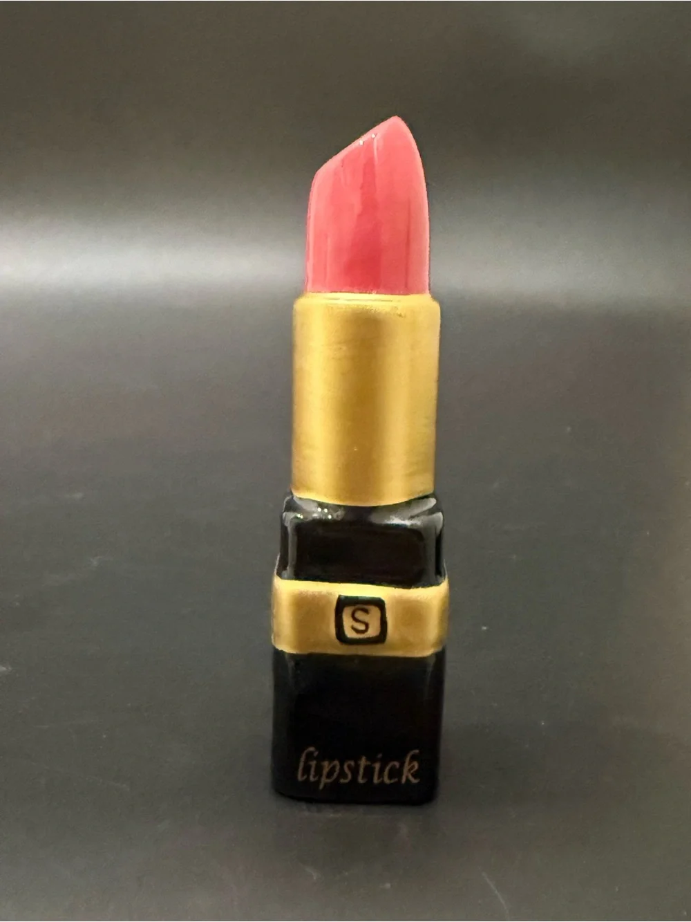 Rare SILVESTRI Ceramic Nail Polish and Lipstick 3.5” Salt and Pepper Shakers Set