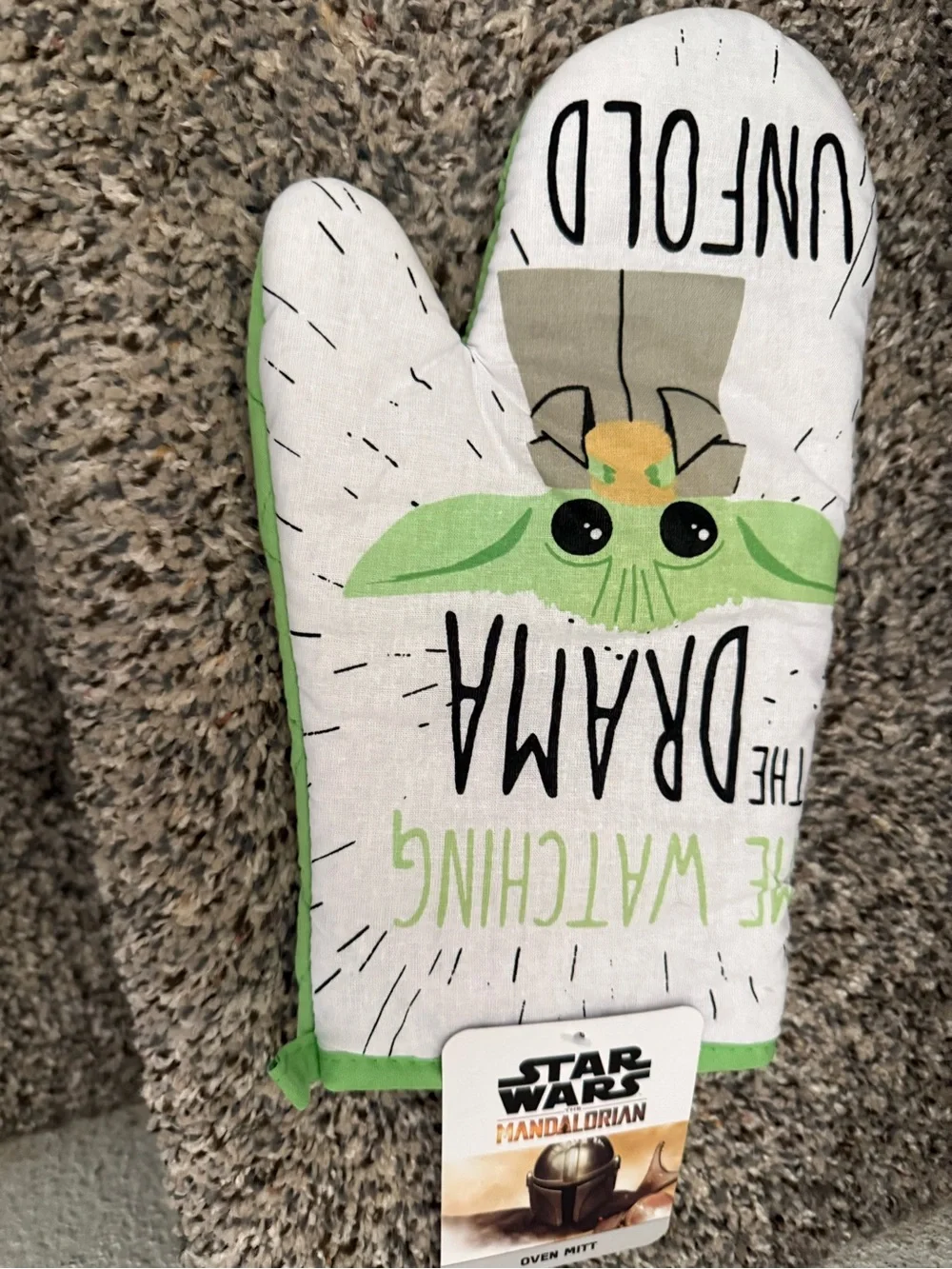Star Wars The Mandalorian Grogu Oven Mitts - Green & Cream Set