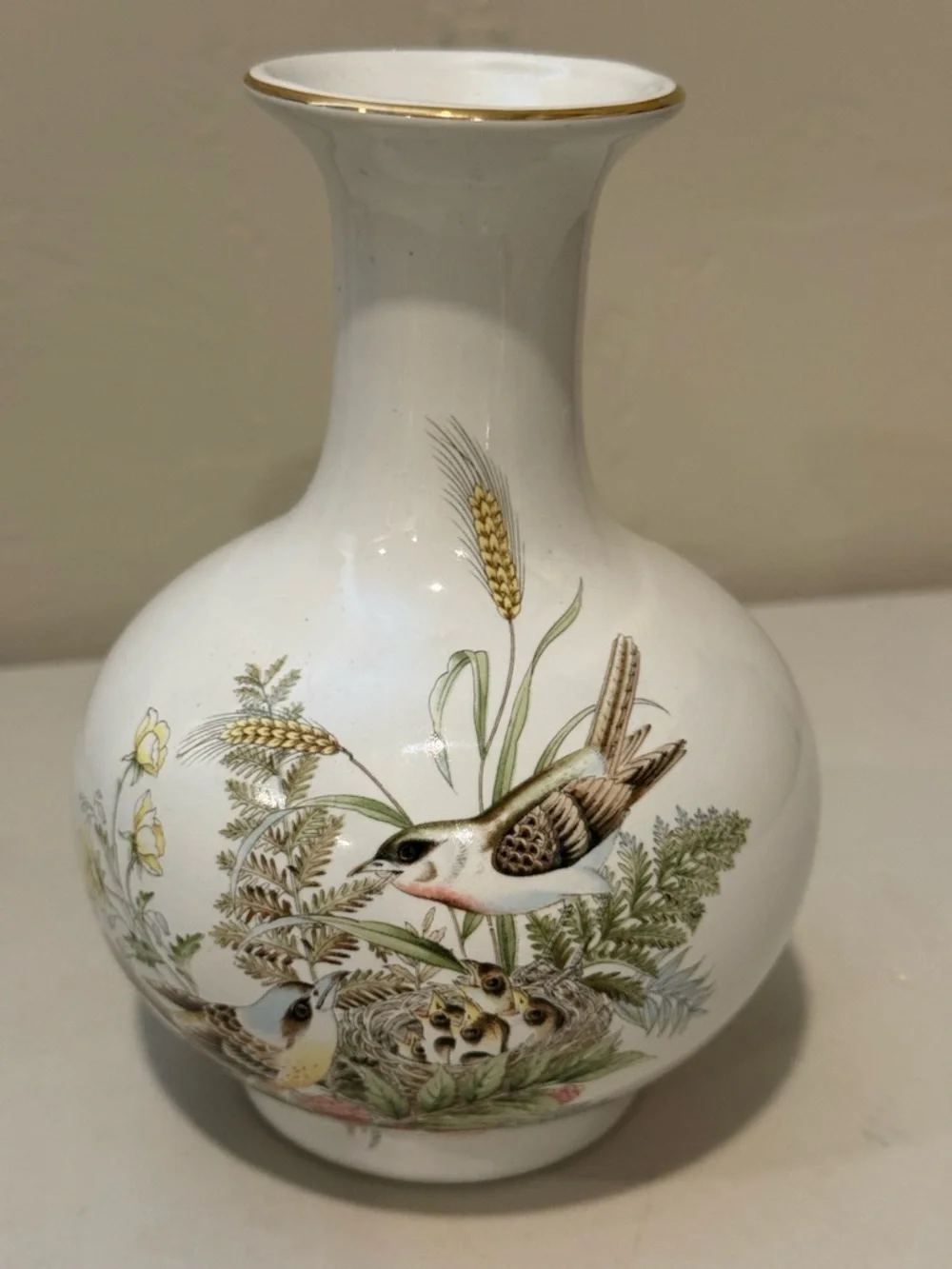 Vintage White Vase Made In Japan‎ ~7” Birds Floral Motif Gold Rim Accent Estate