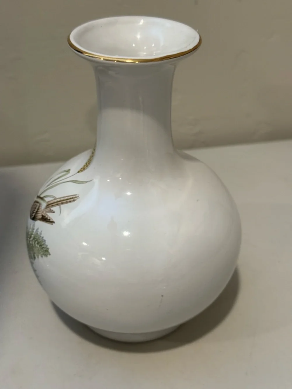 N/A collectible piece white