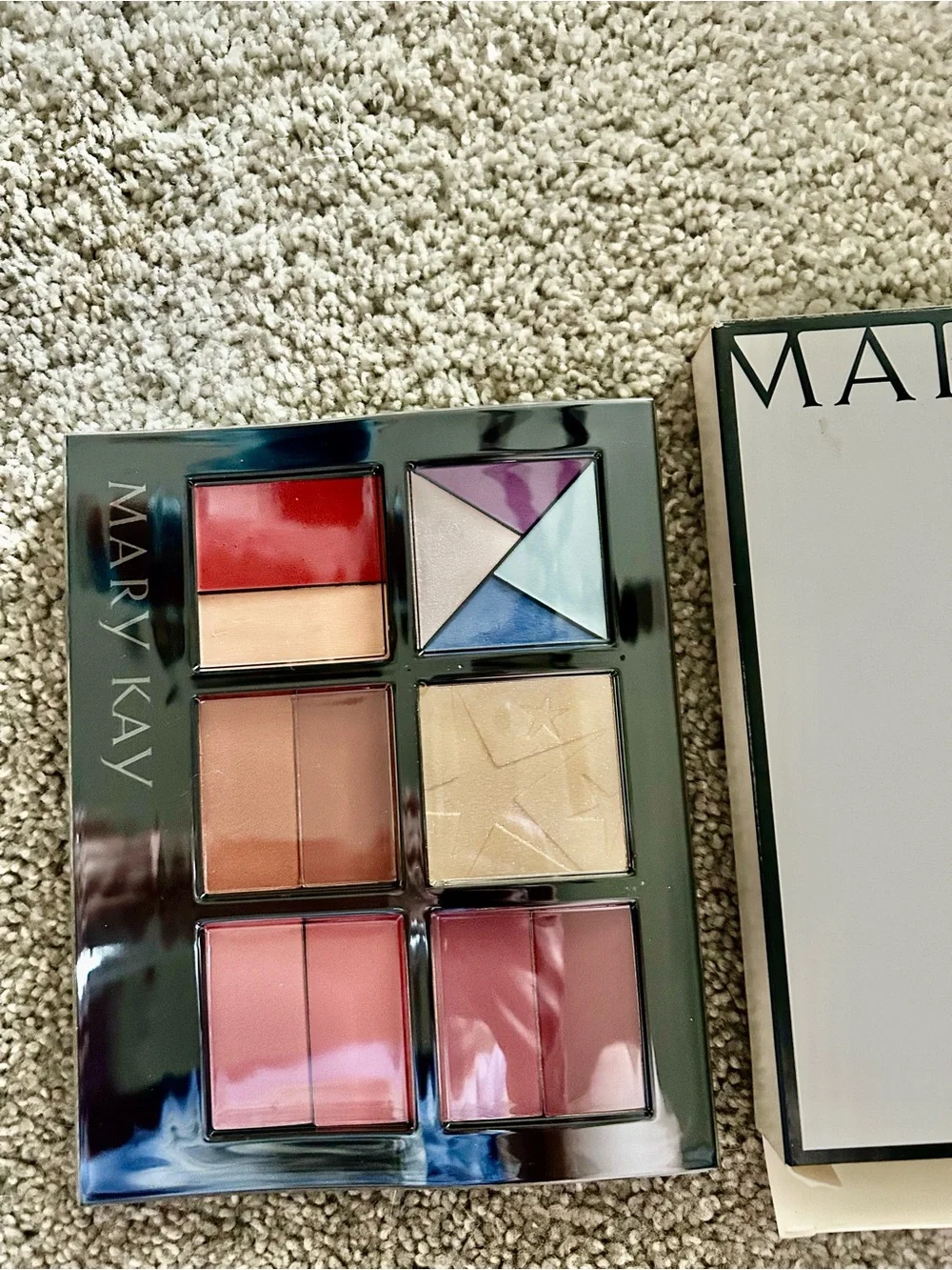 Mary Kay compact mary