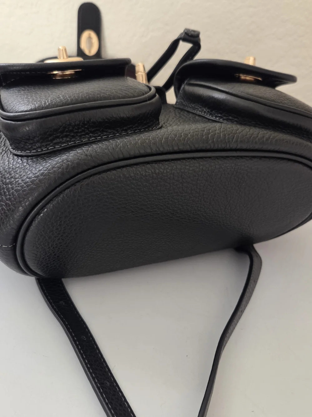 Coach refined pebble